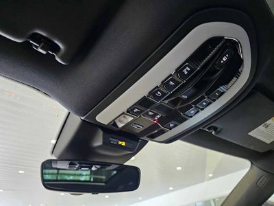 2025 Porsche Macan Macan