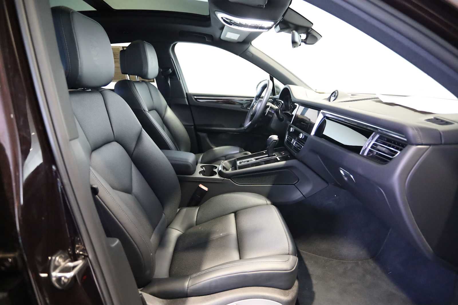 2025 Porsche Macan Macan T