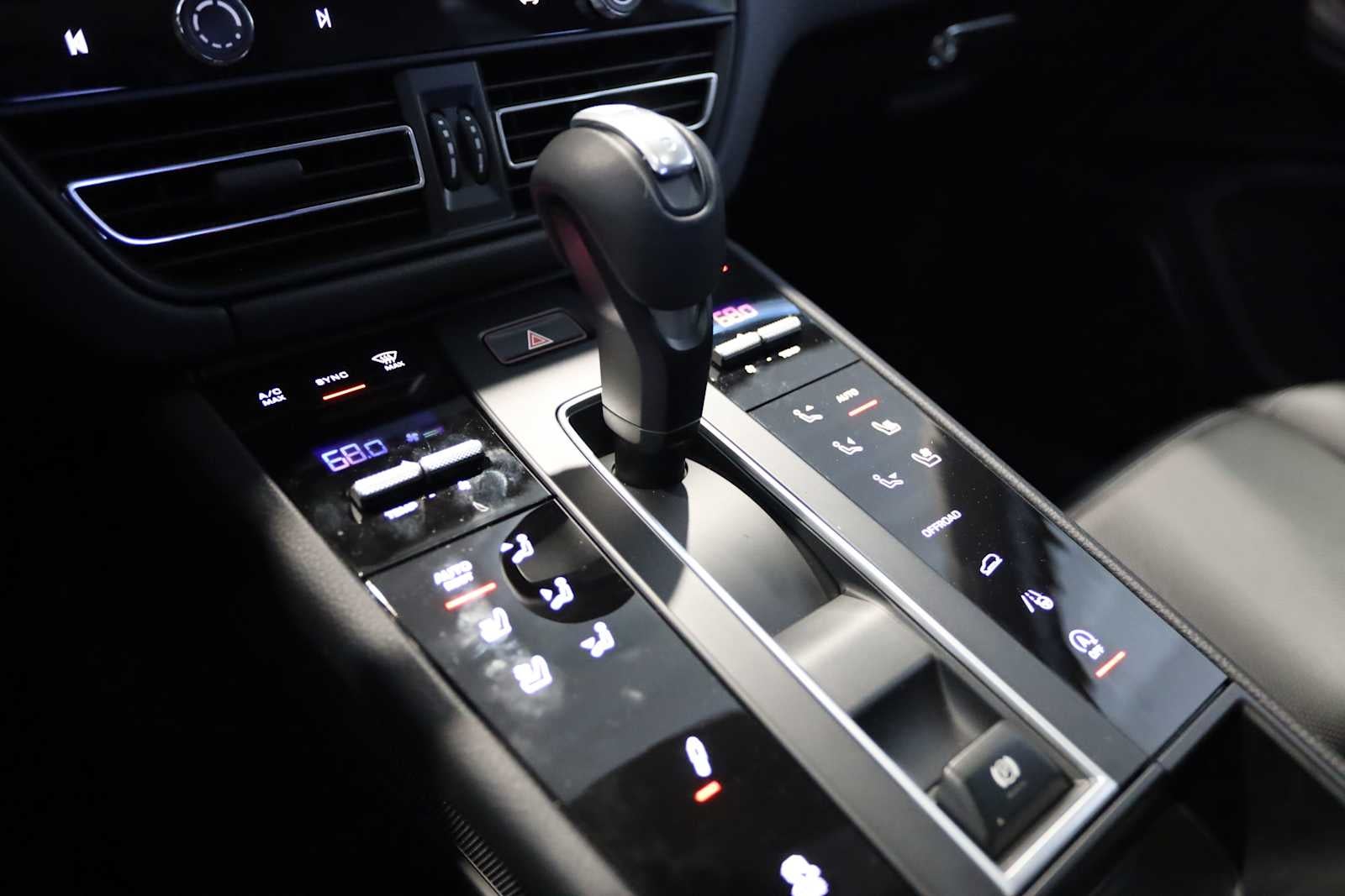 2025 Porsche Macan Macan T