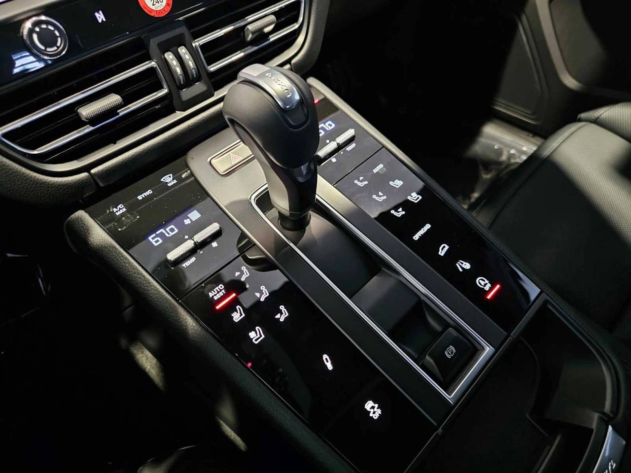 2025 Porsche Macan Macan T