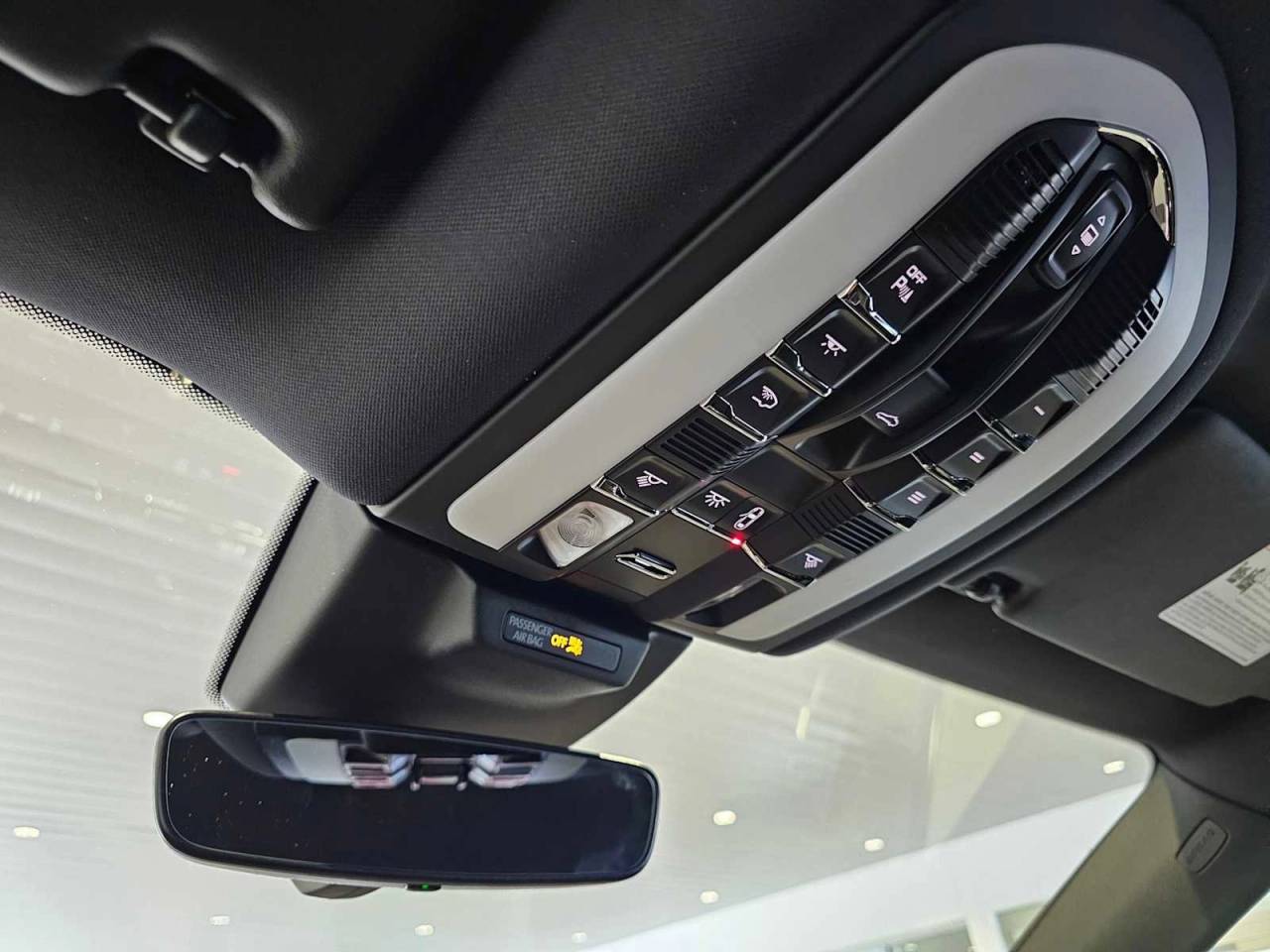 2025 Porsche Macan Macan T