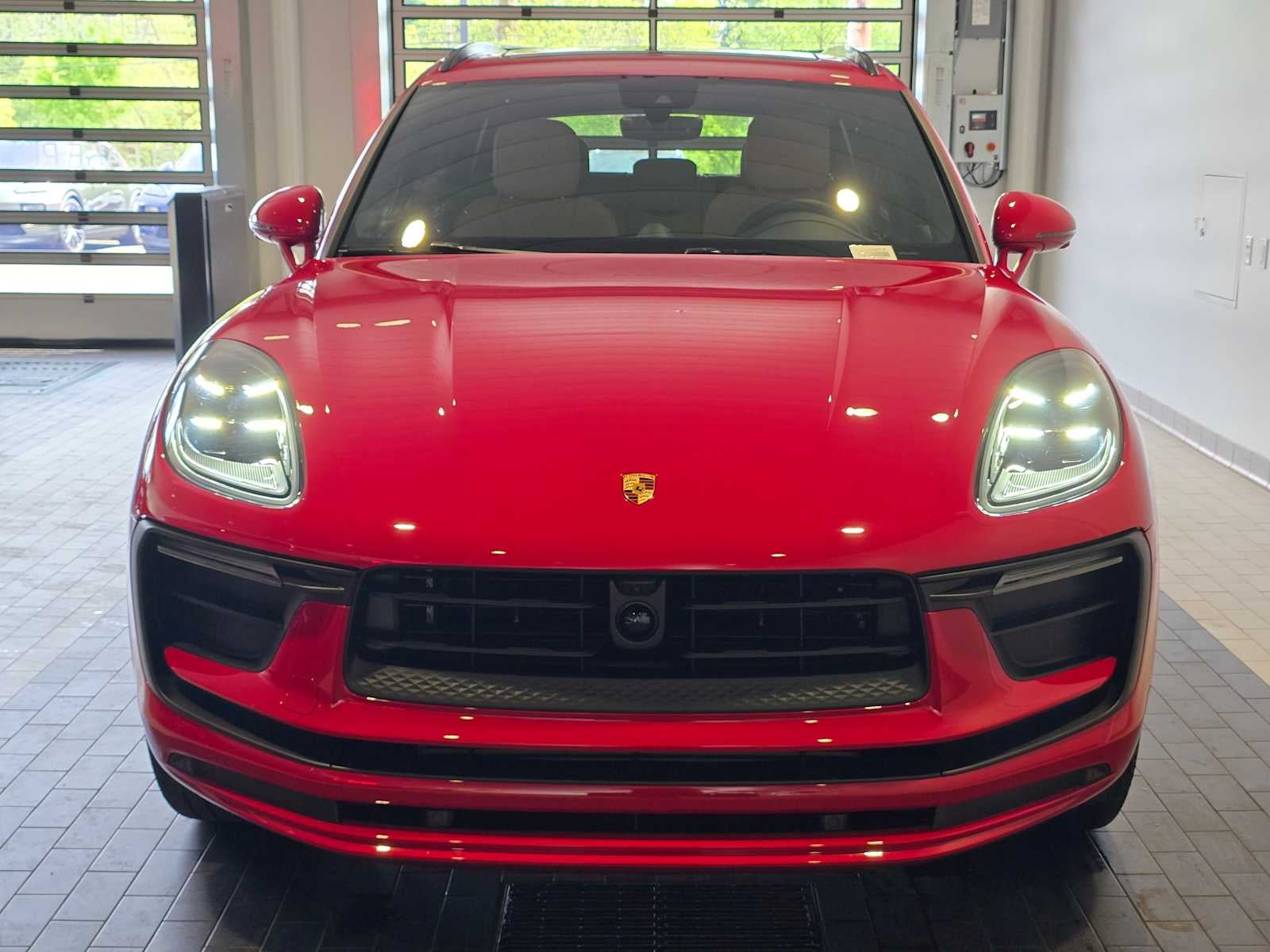 2026 Porsche Macan Base