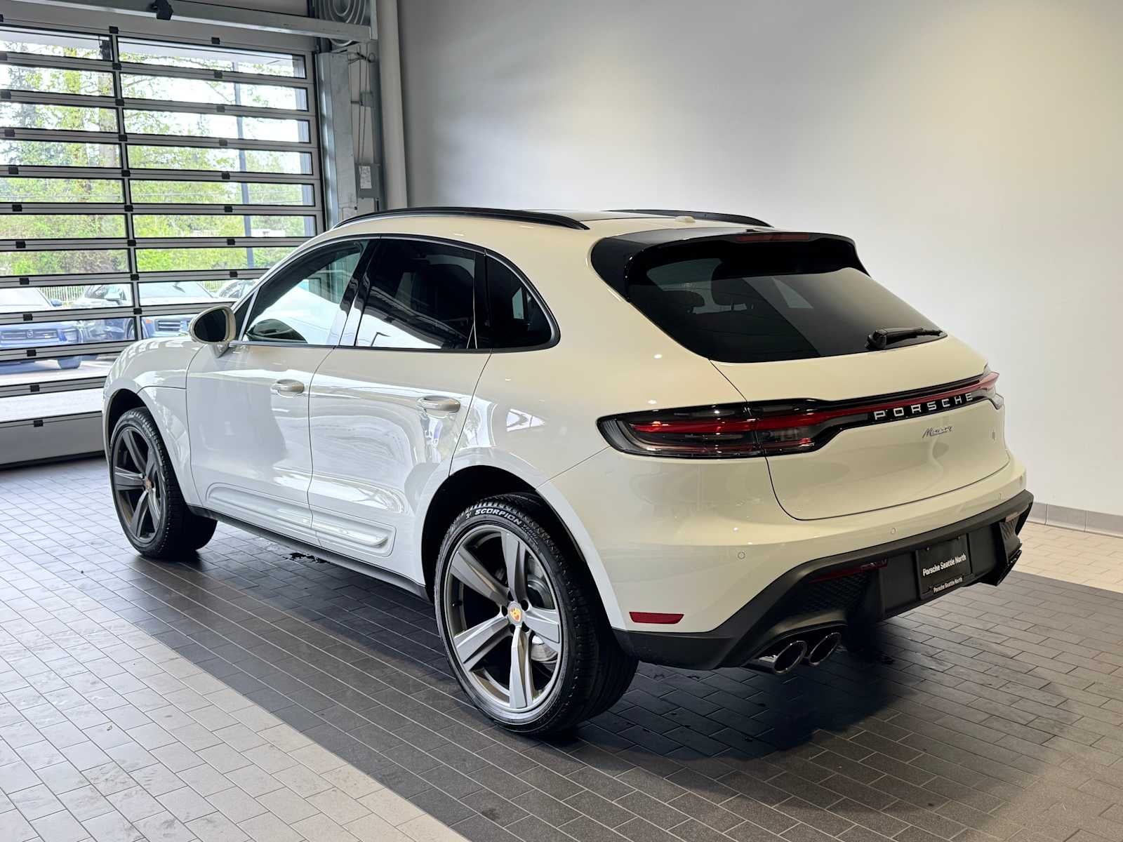 2026 Porsche Macan Base