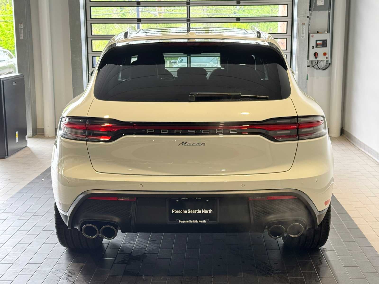2026 Porsche Macan Base