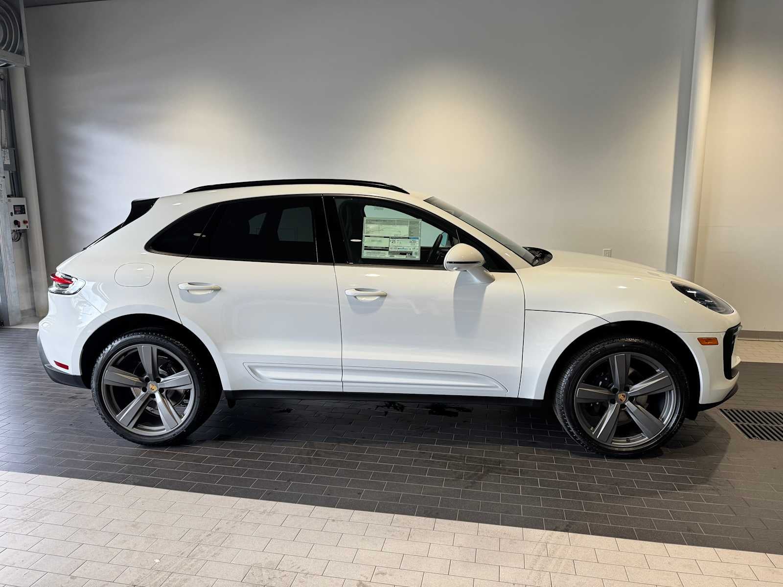 2026 Porsche Macan Base