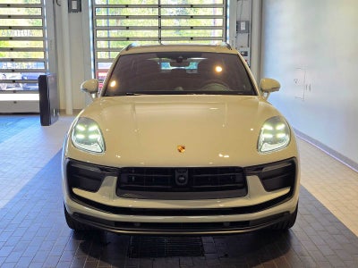 2026 Porsche Macan Base