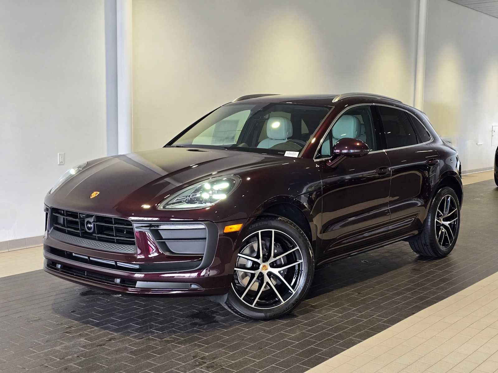 2026 Porsche Macan Base