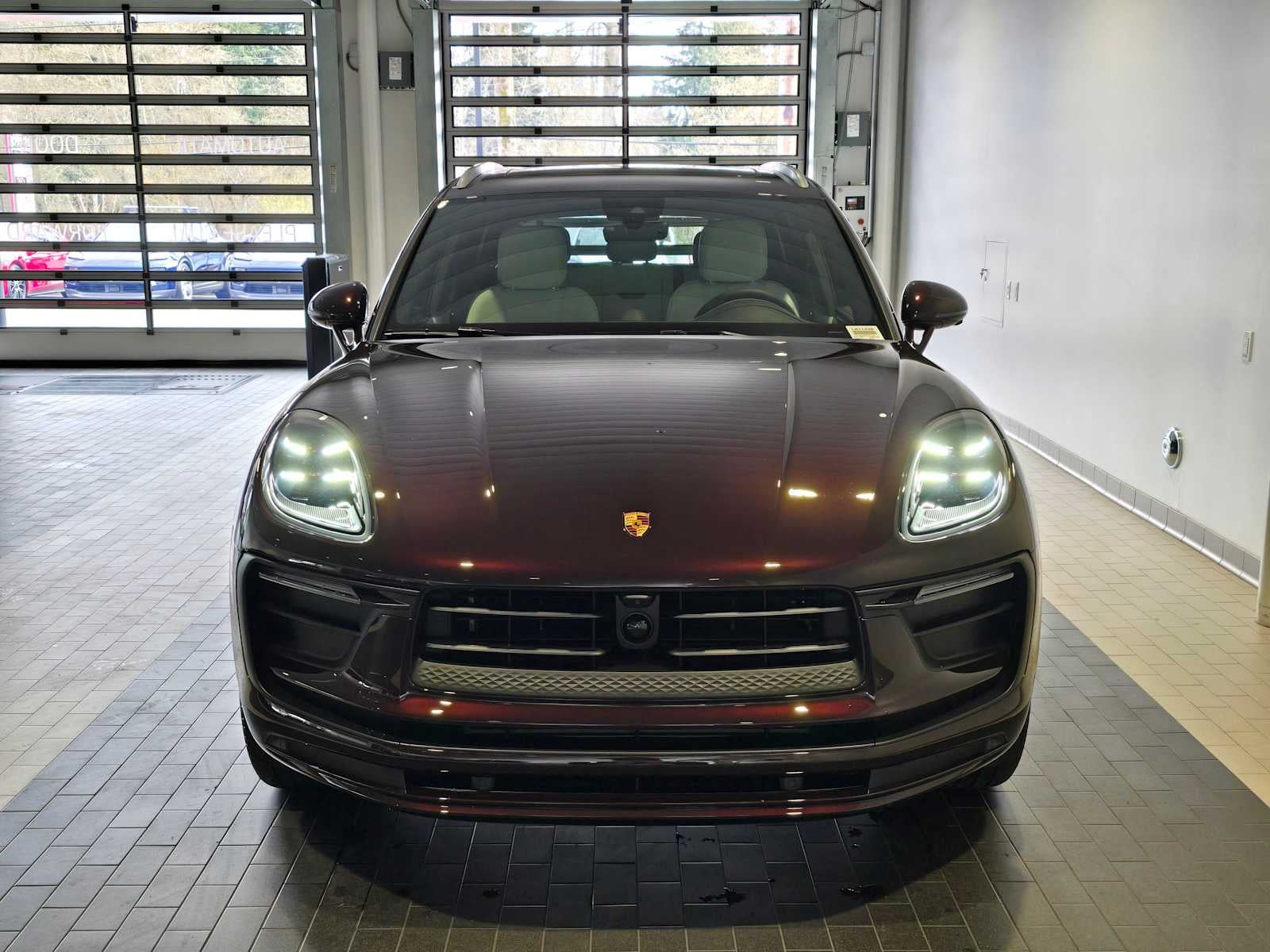 2026 Porsche Macan Base