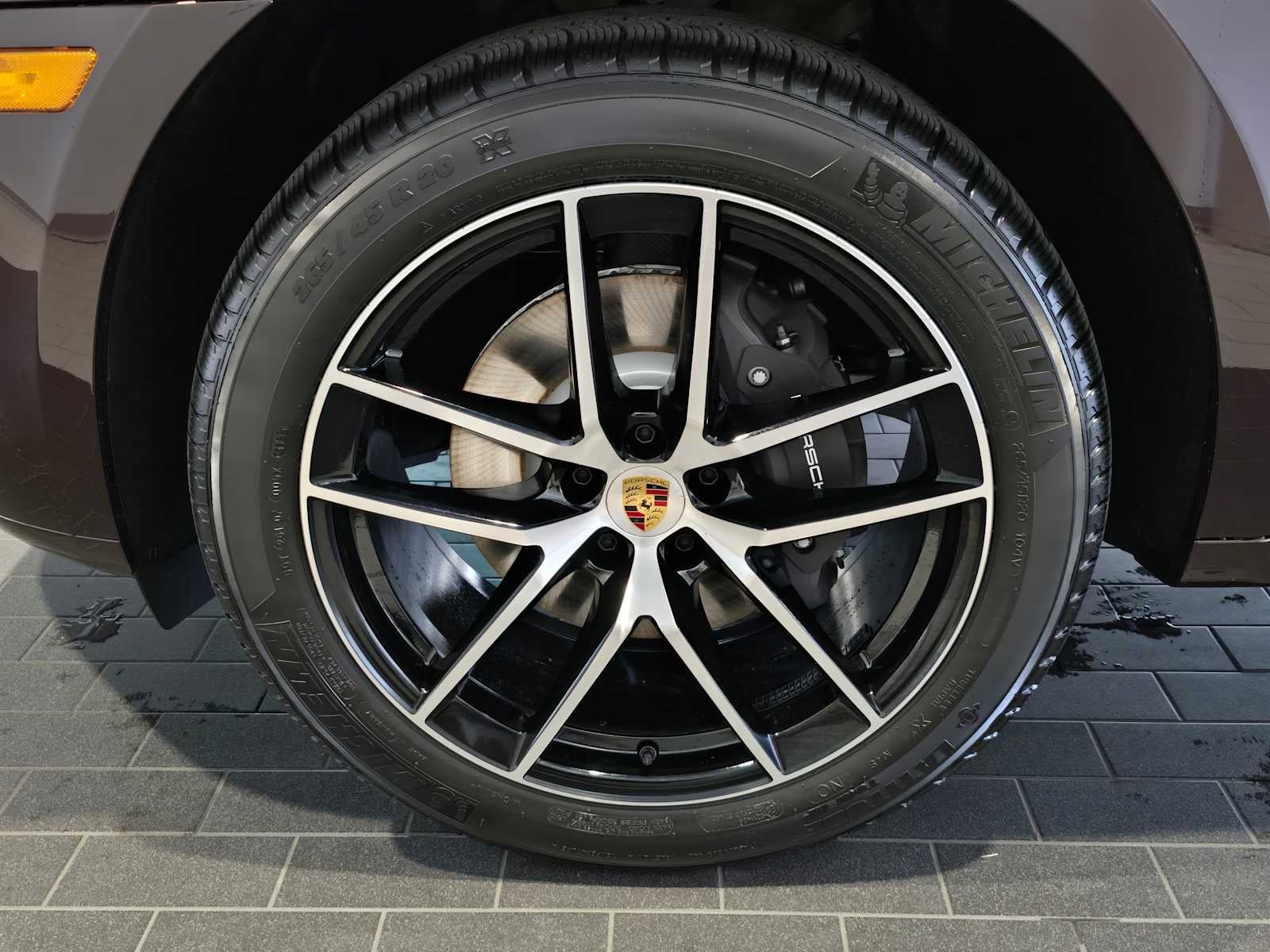 2026 Porsche Macan Base