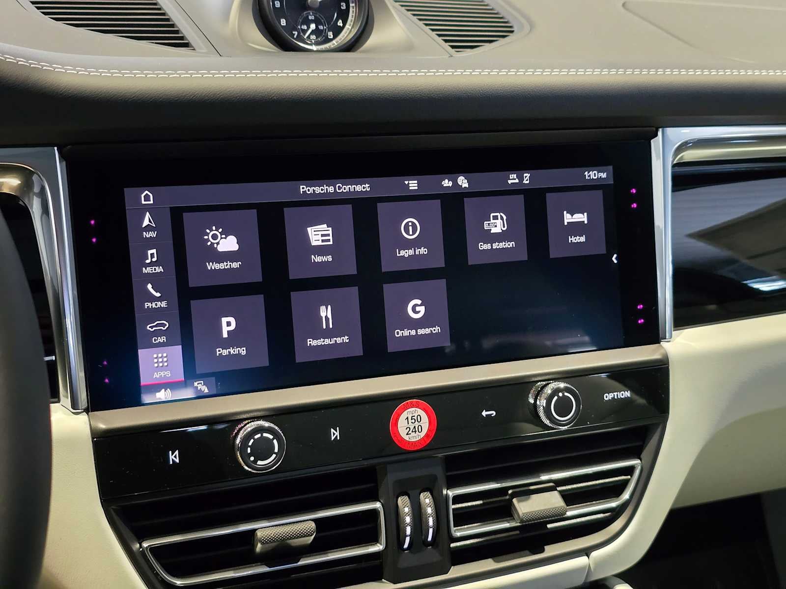 2026 Porsche Macan Base