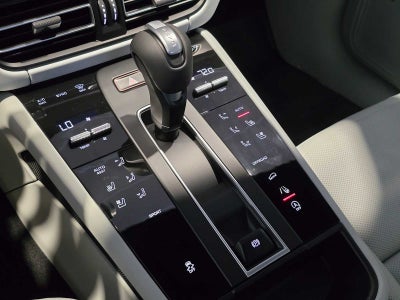 2026 Porsche Macan Base