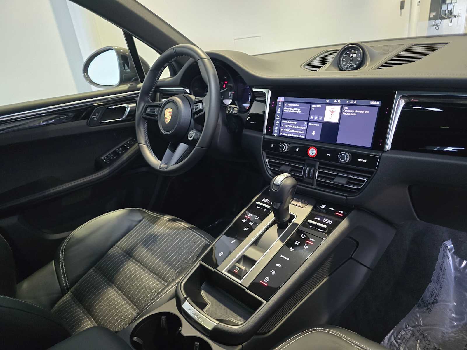 2025 Porsche Macan Macan T