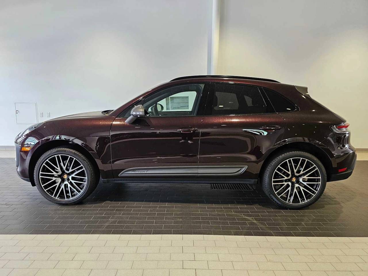 2025 Porsche Macan T