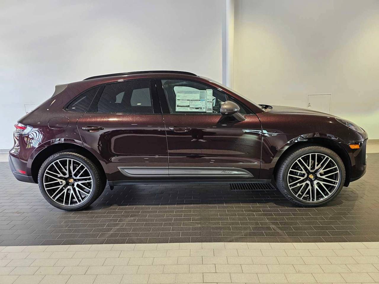 2025 Porsche Macan T