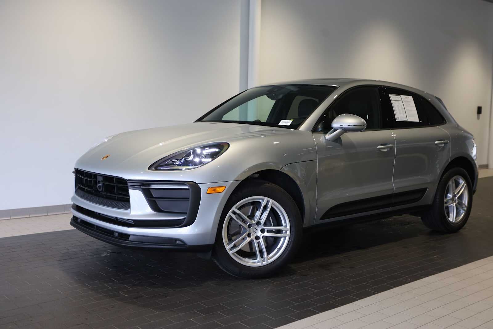 2025 Porsche Macan Macan