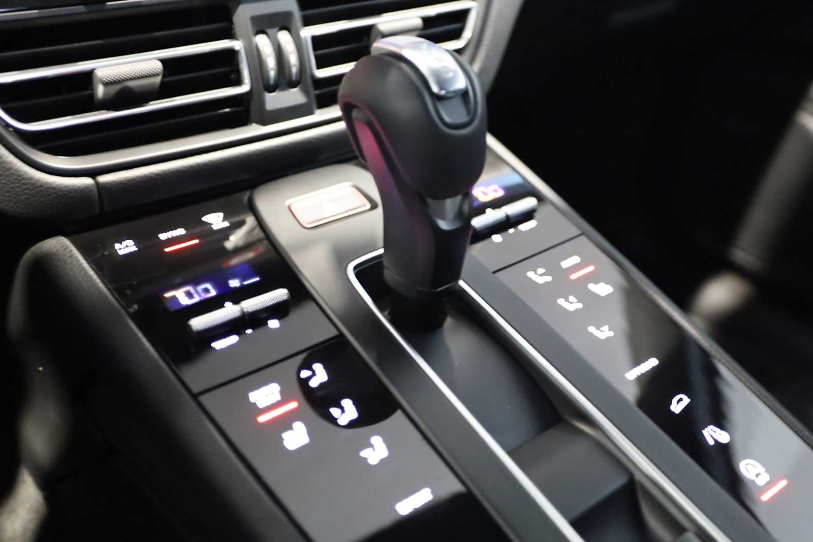 2025 Porsche Macan Macan
