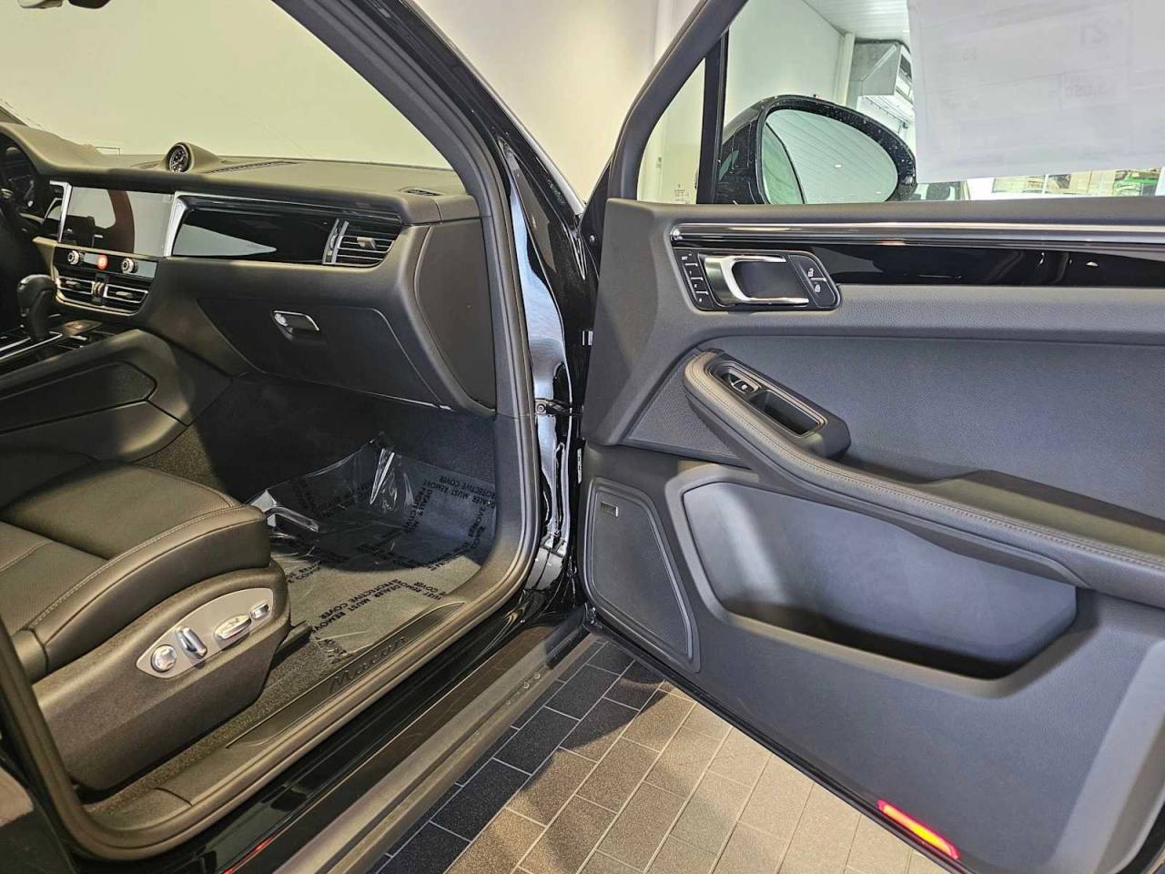 2025 Porsche Macan Macan