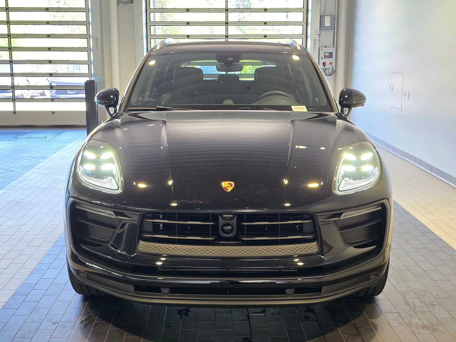 2026 Porsche Macan Base