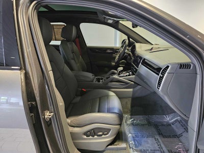 2023 Porsche Cayenne Base