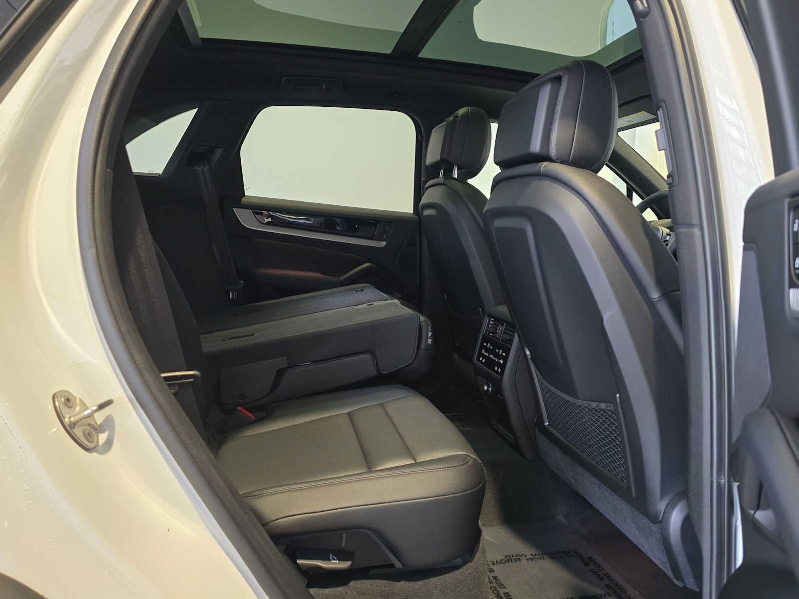 2025 Porsche Cayenne Base