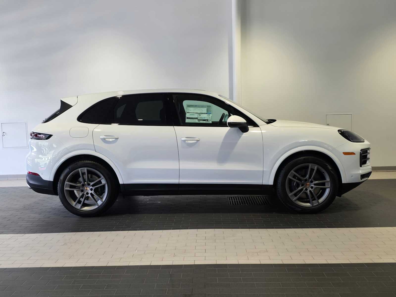 2025 Porsche Cayenne Base