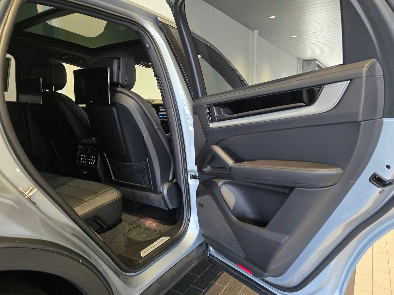 2024 Porsche Cayenne Base