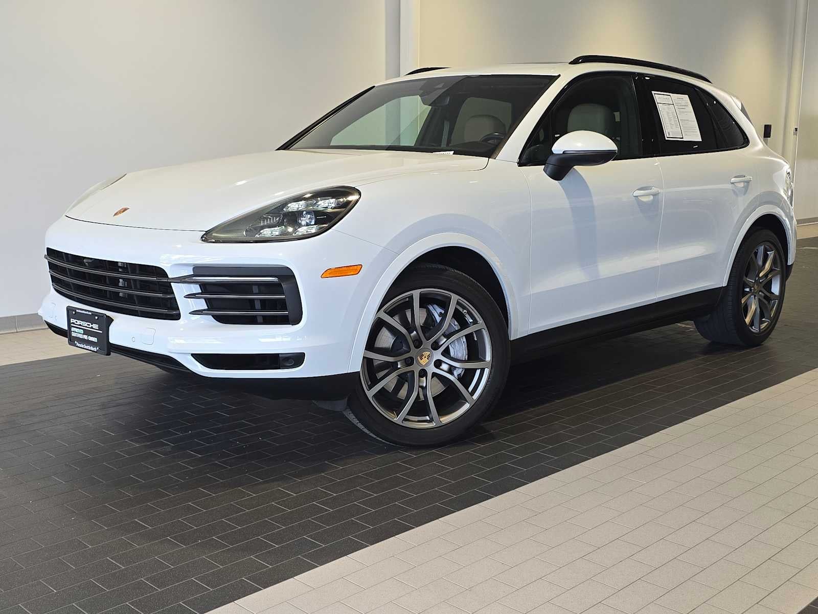 2022 Porsche Cayenne Platinum Edition's photo