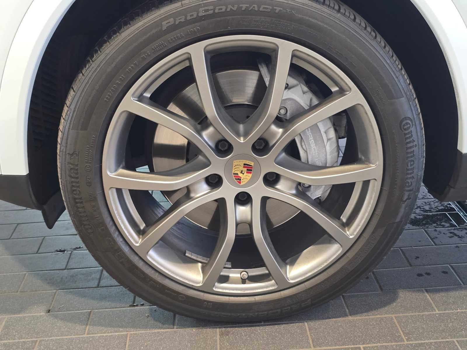 2022 Porsche Cayenne Platinum Edition