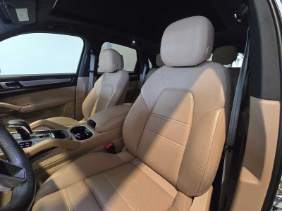 2022 Porsche Cayenne Platinum Edition