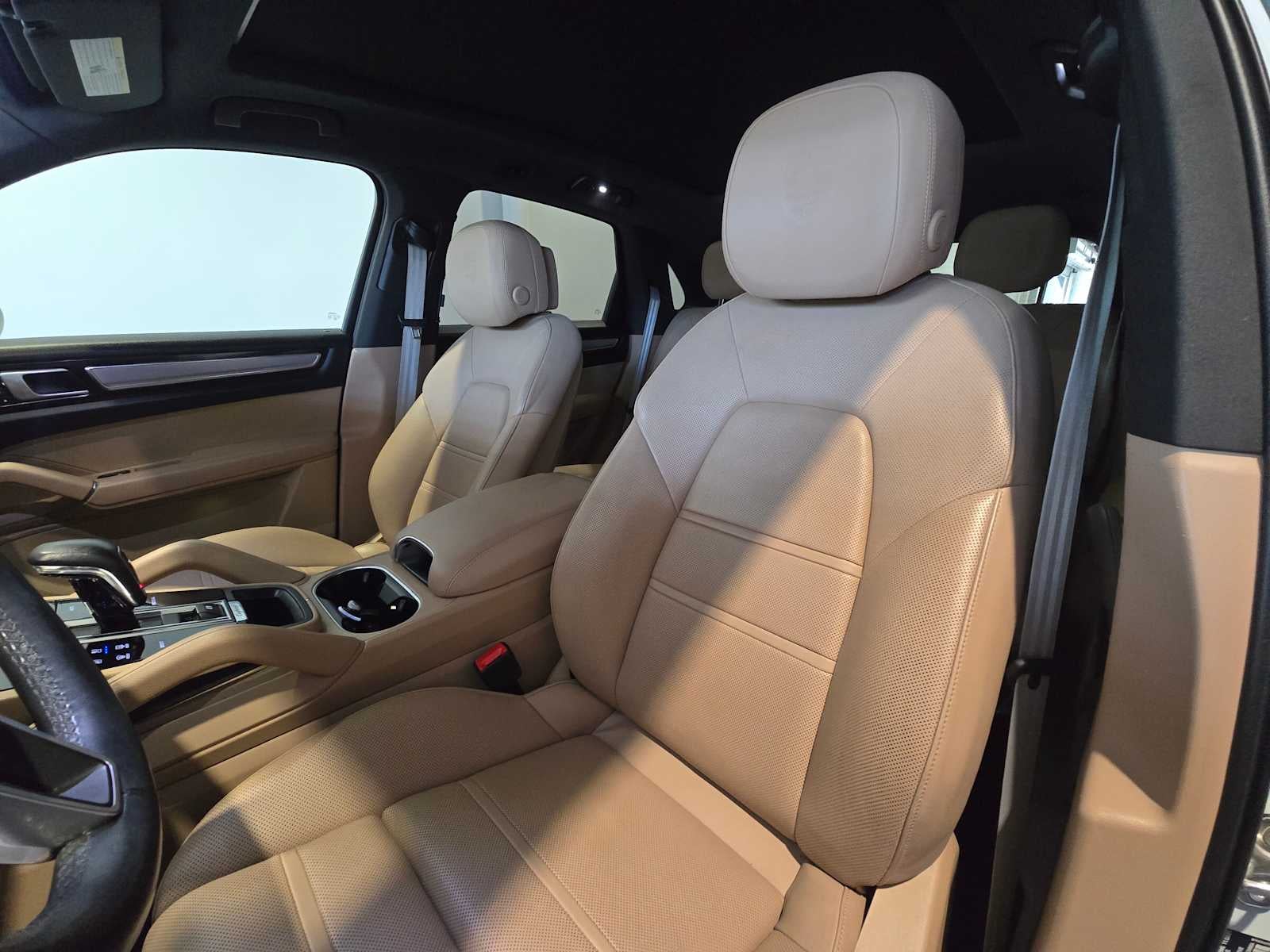 2022 Porsche Cayenne Platinum Edition