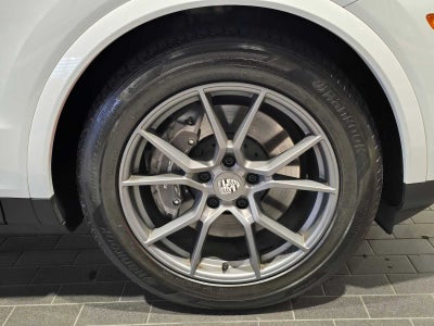 2024 Porsche Cayenne Base