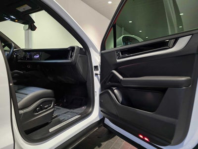 2024 Porsche Cayenne Base