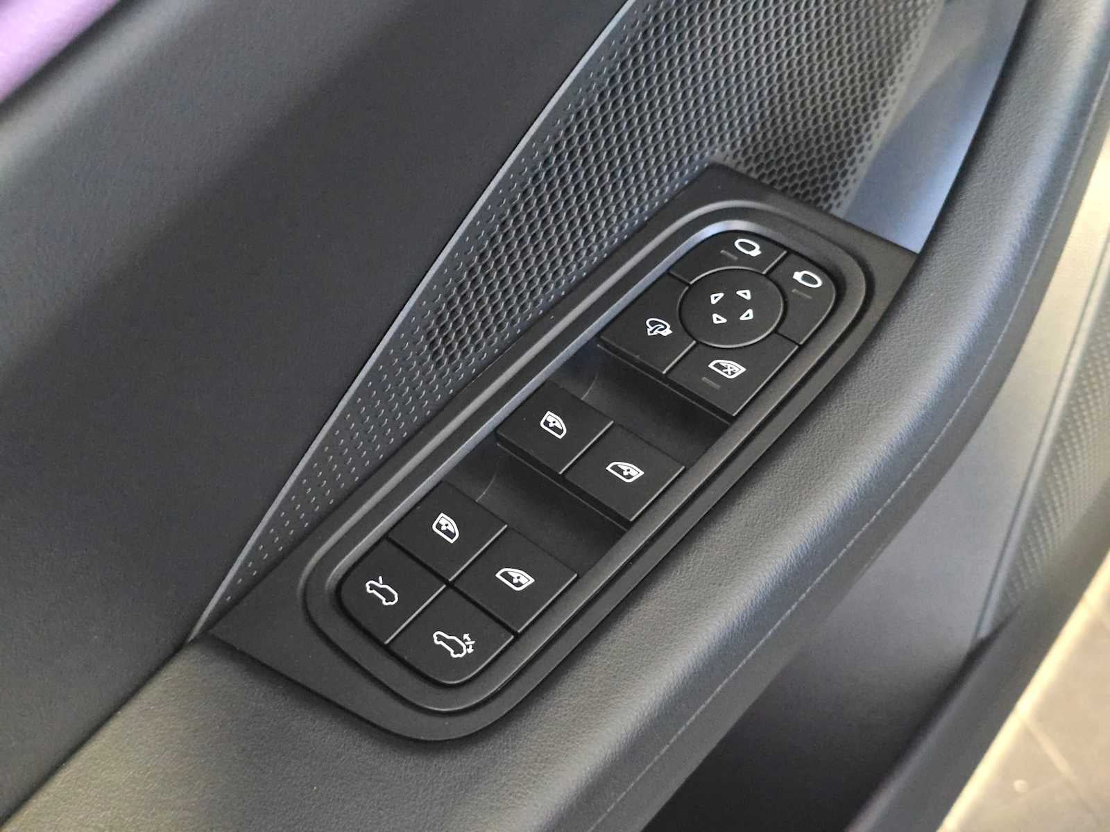 2025 Porsche Macan Macan 4 Electric