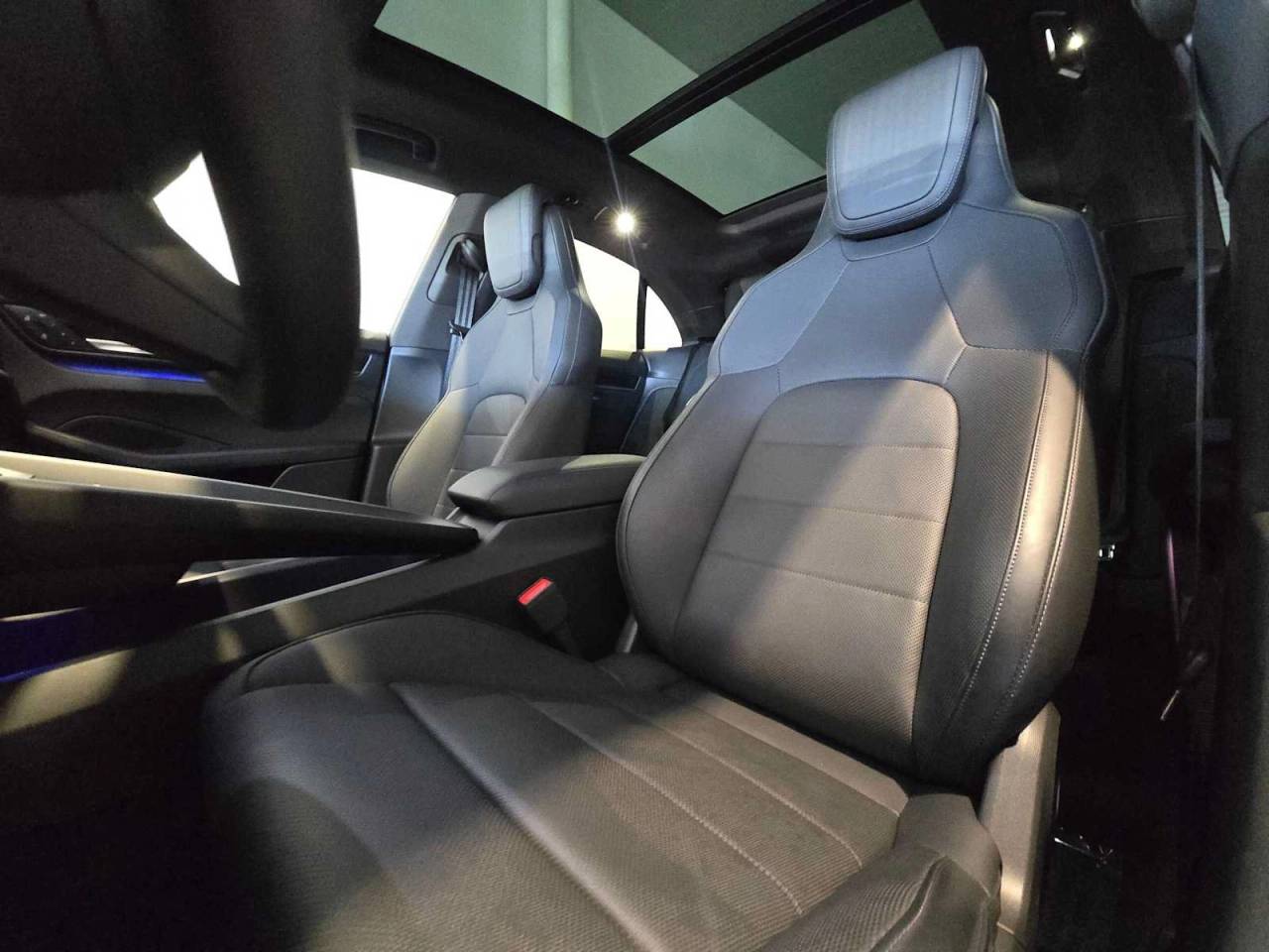 2025 Porsche Macan Electric 4