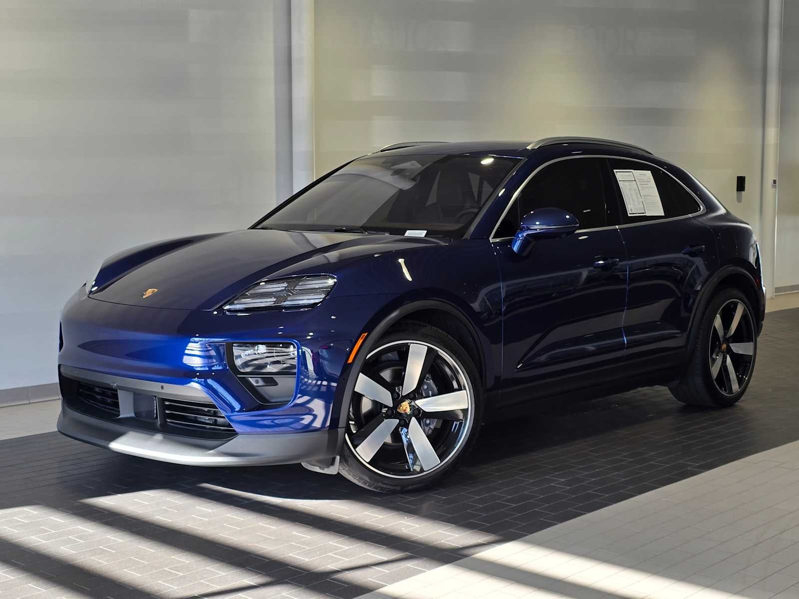 2024 Porsche Macan Base