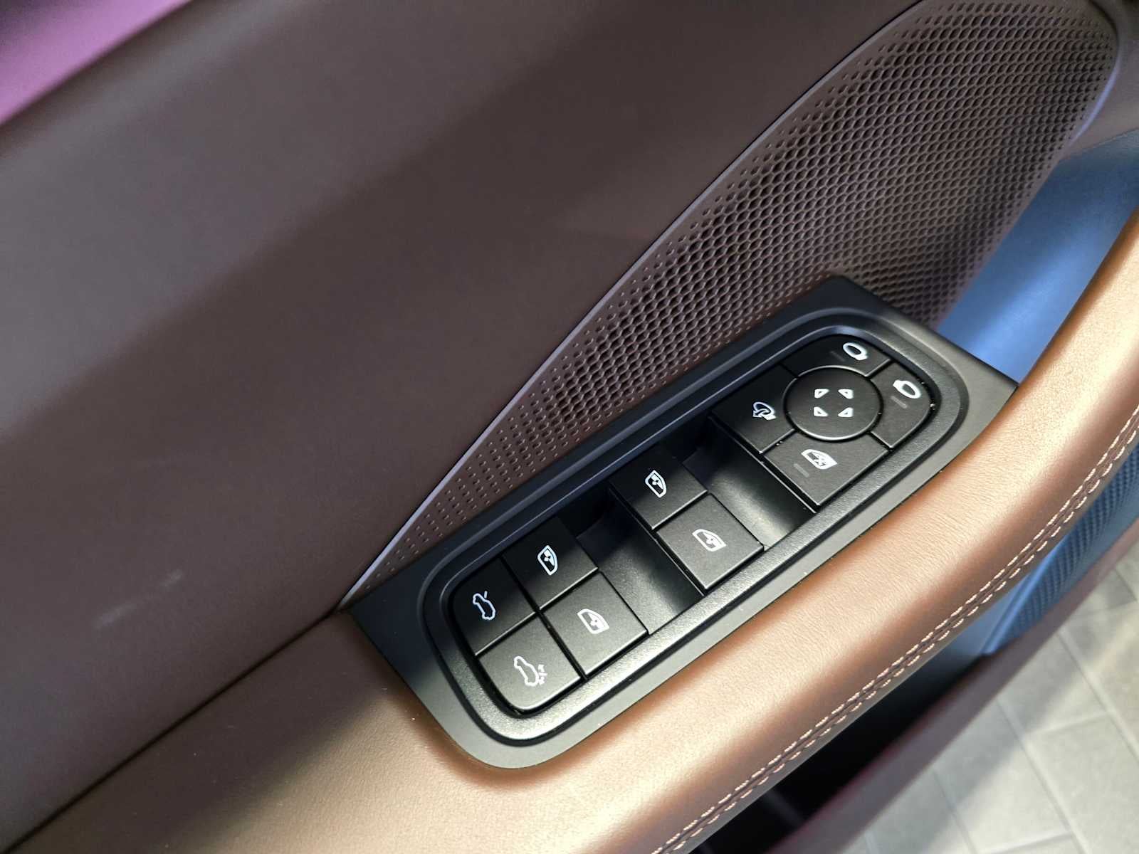 2024 Porsche Macan Electric 4