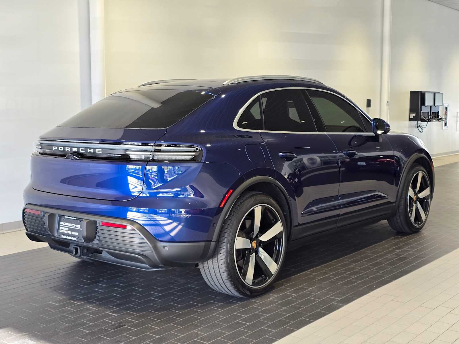 2024 Porsche Macan Electric 4