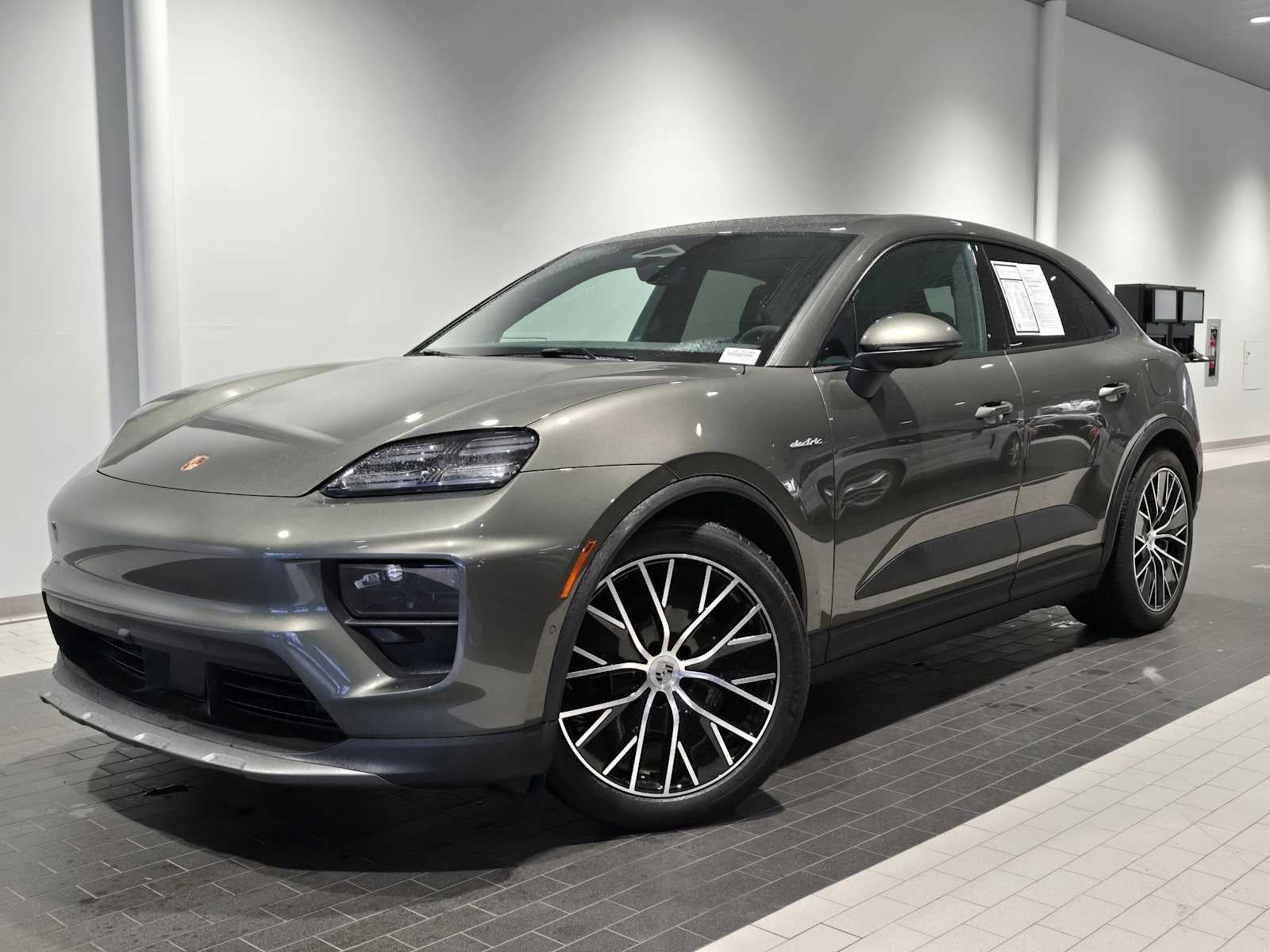 2024 Porsche Macan Electric 4