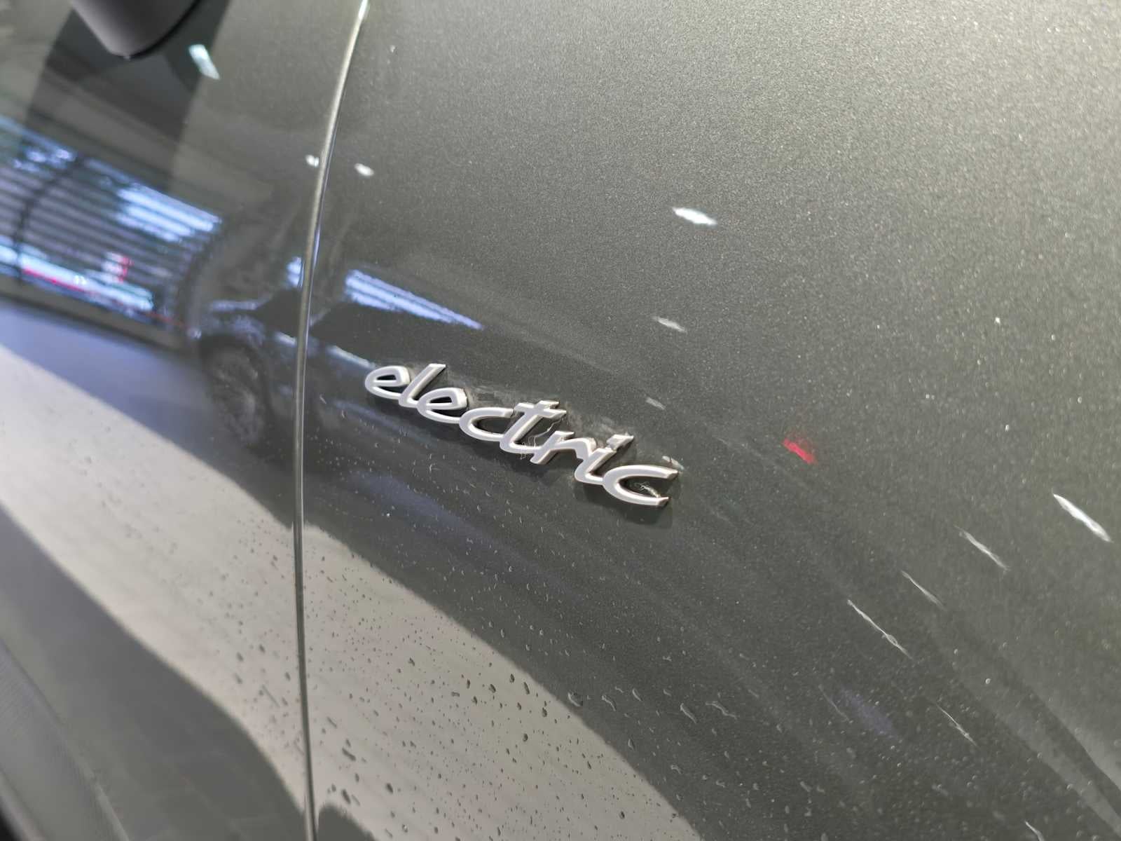 2024 Porsche Macan Electric 4