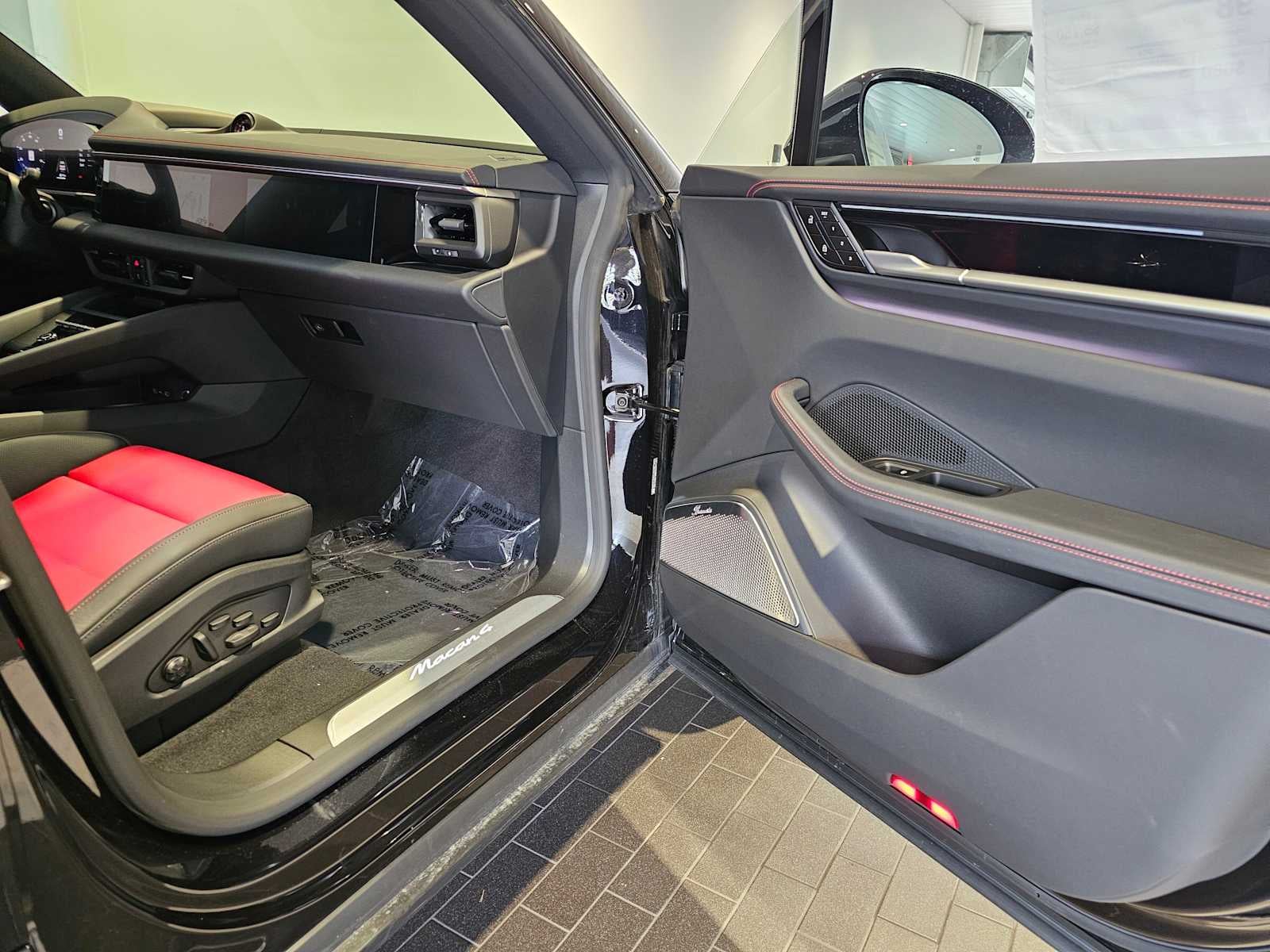 2024 Porsche Macan Electric 4