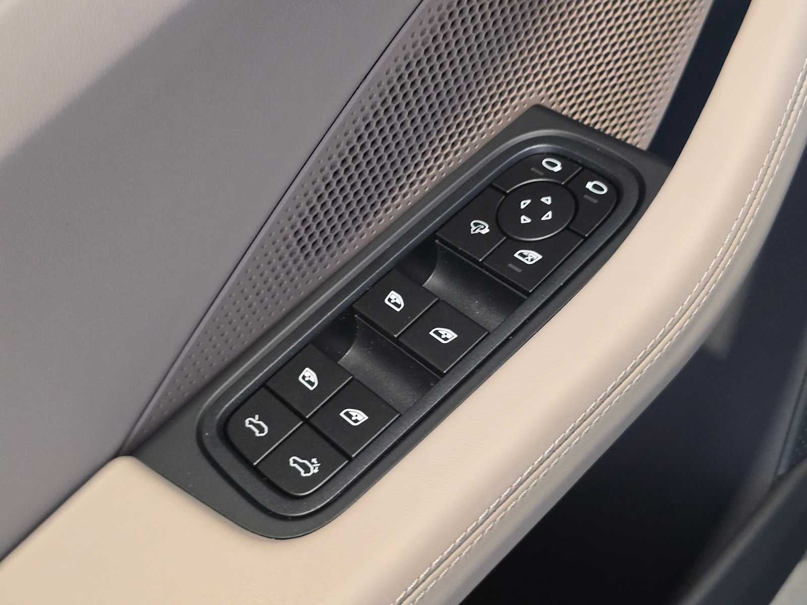 2026 Porsche Macan Macan 4 Electric