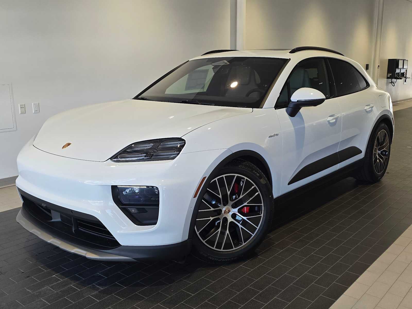 2025 Porsche Macan Electric 4S