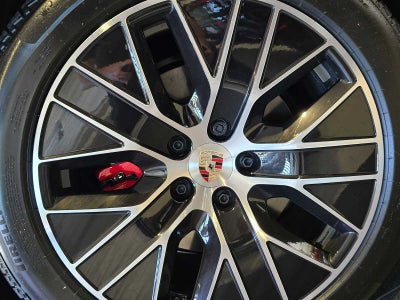 2025 Porsche Macan Electric 4S