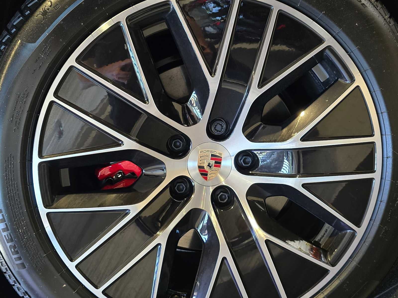 2025 Porsche Macan Electric 4S