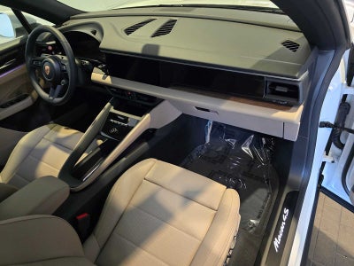 2025 Porsche Macan Electric 4S