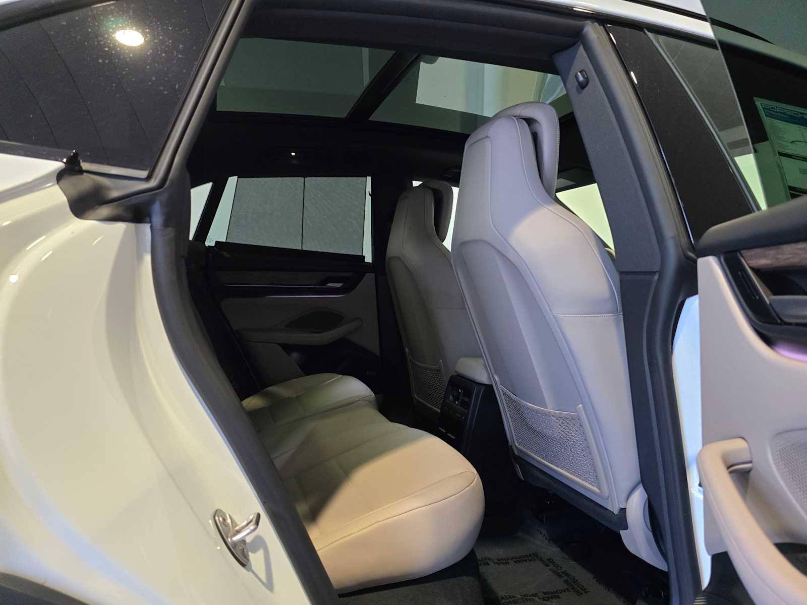 2025 Porsche Macan Electric 4S