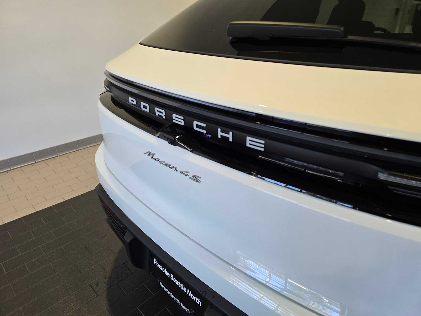 2025 Porsche Macan Electric 4S
