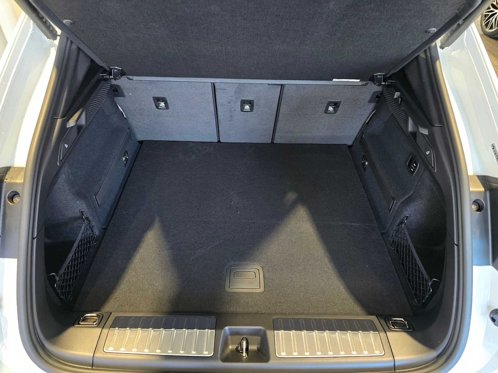 2025 Porsche Macan Electric 4S