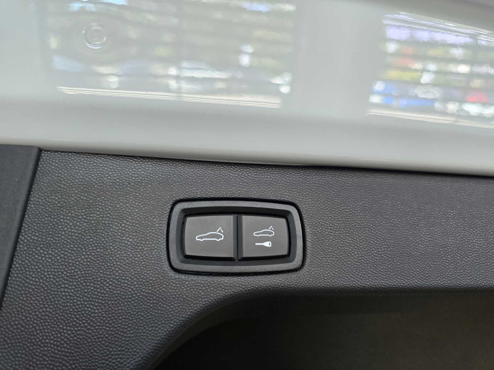 2025 Porsche Macan Electric 4S