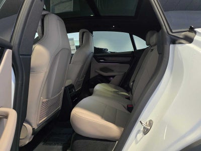 2025 Porsche Macan Electric 4S